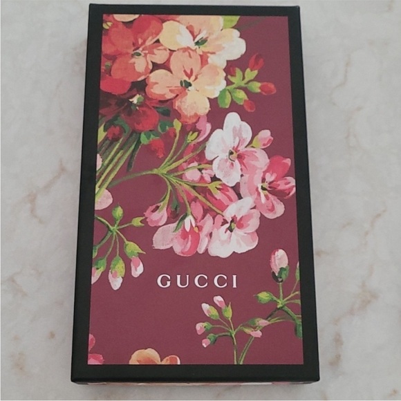 New In Box Gucci Phone Floral Print Monogram Case - Picture 5 of 5
